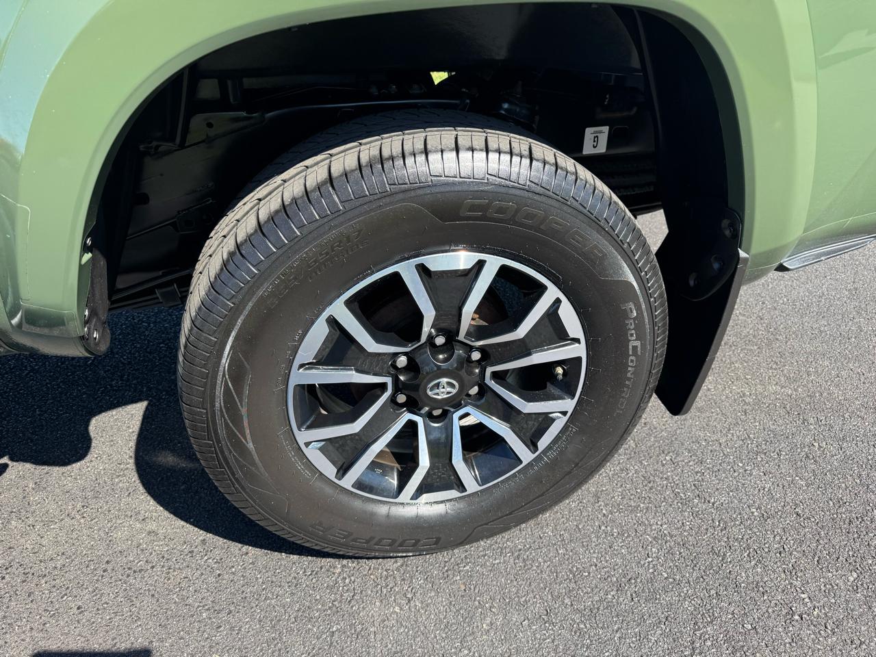 Toyota Tacoma 4WD TRD Off Road Double Cab 5' Bed V6 MT (Natl) 2021