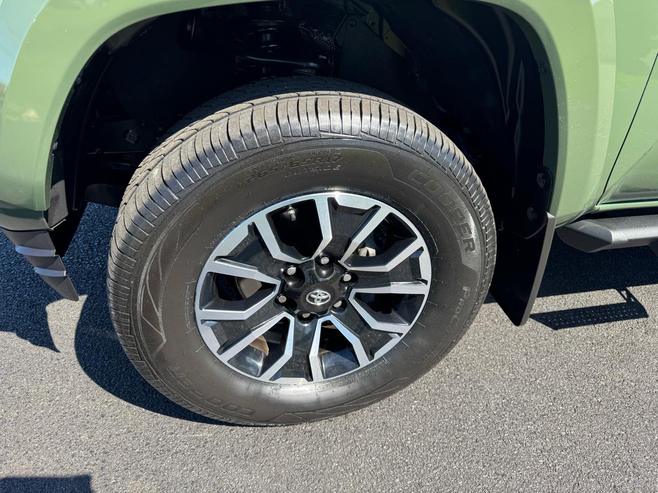 Toyota Tacoma 4WD TRD Off Road Double Cab 5' Bed V6 MT (Natl) 2021