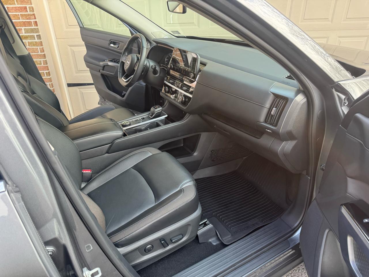 Nissan Pathfinder SL 4WD 2024