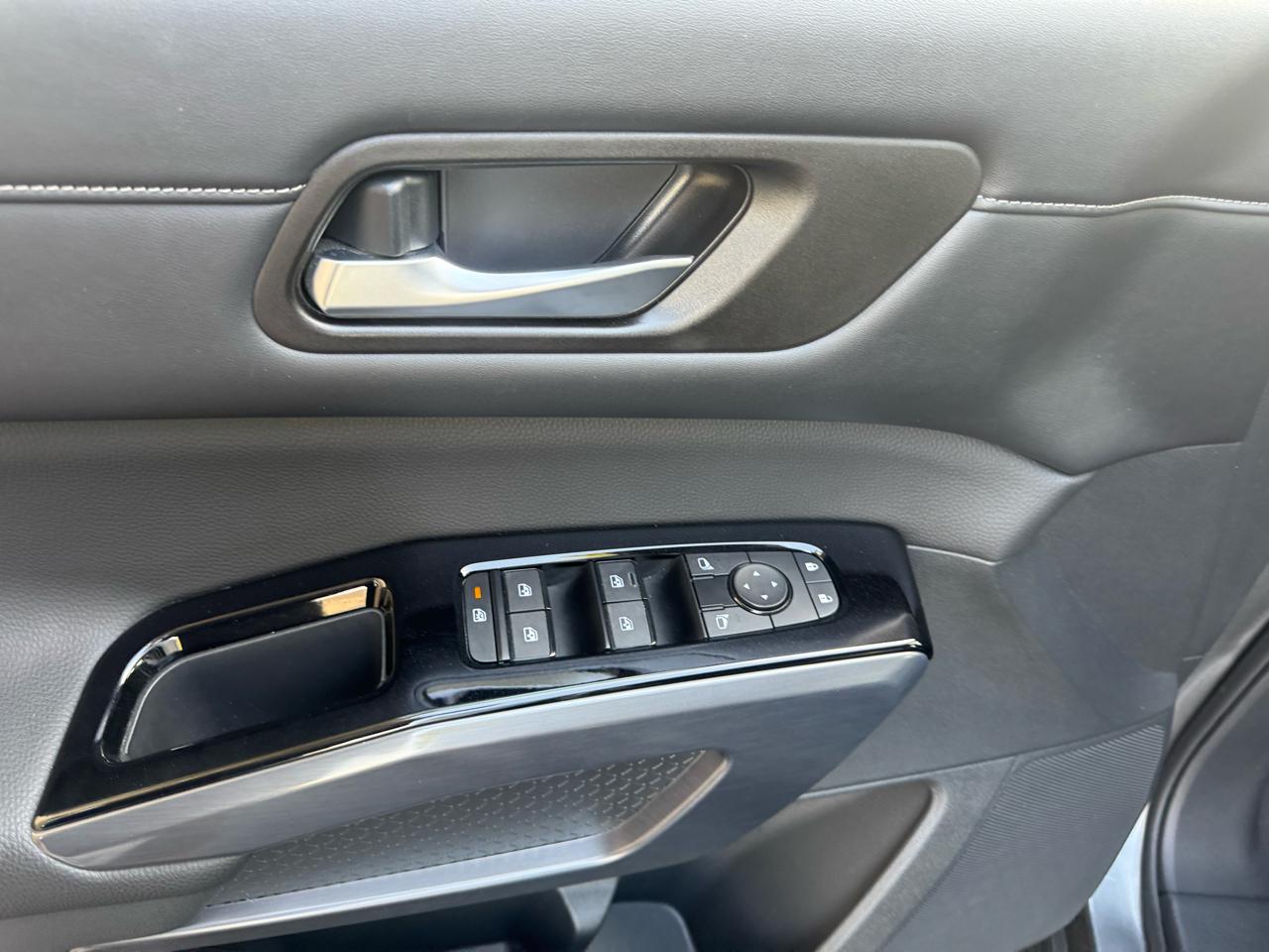 Nissan Pathfinder SL 4WD 2024