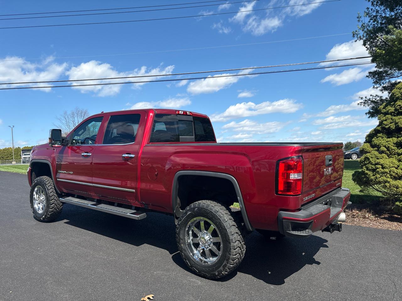 GMC Sierra 2500HD 4WD Crew Cab 153.7" Denali 2018