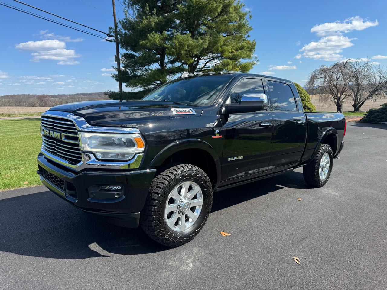 RAM 3500 Laramie 4x4 Crew Cab 6'4" Box 2022