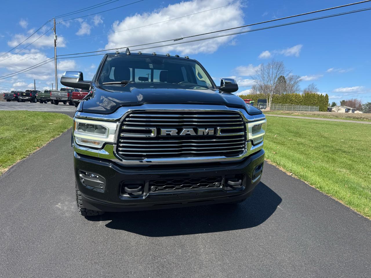 RAM 3500 Laramie 4x4 Crew Cab 6'4" Box 2022