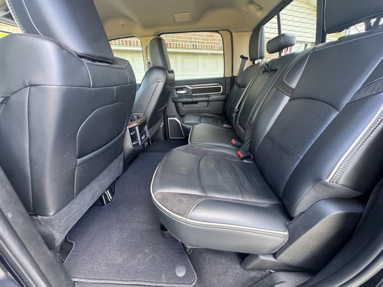 RAM 3500 Laramie 4x4 Crew Cab 6'4" Box 2022