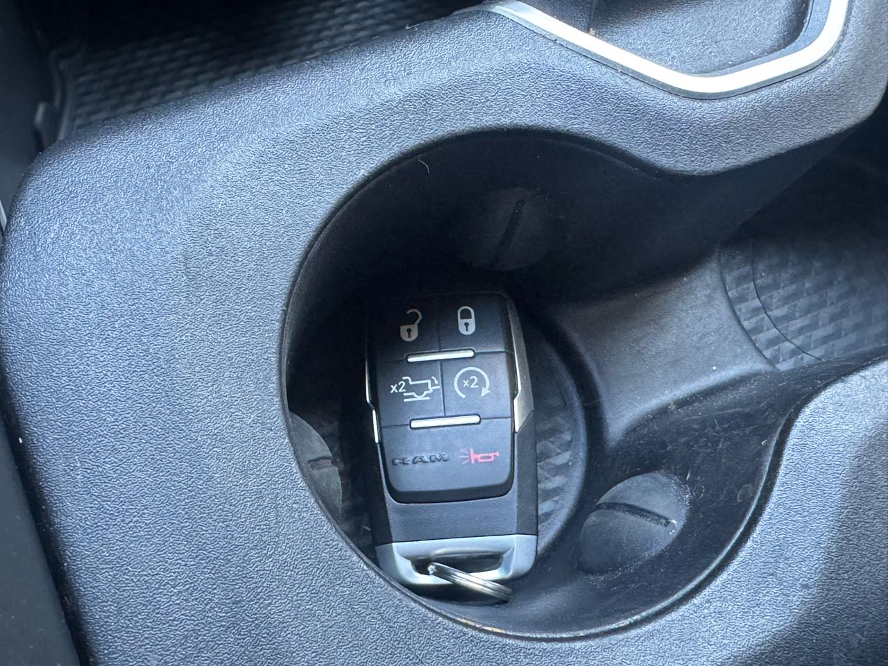 RAM 3500 Laramie 4x4 Crew Cab 6'4" Box 2022