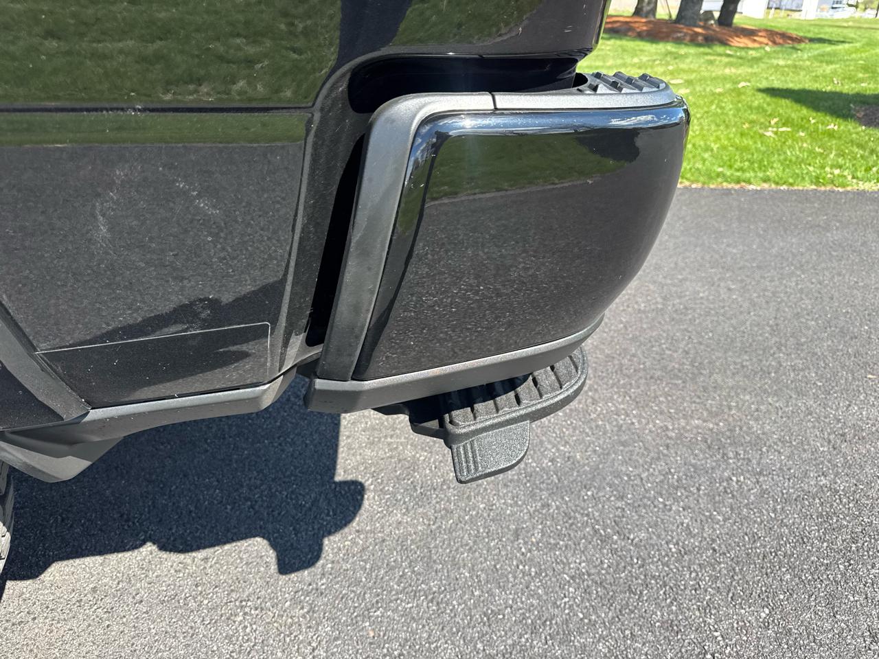 RAM 3500 Laramie 4x4 Crew Cab 6'4" Box 2022