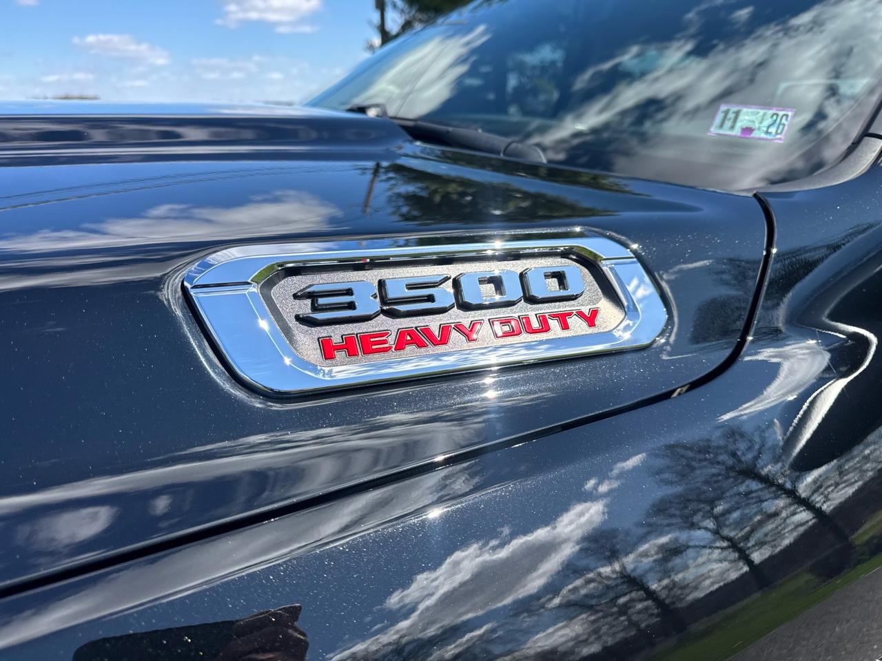 RAM 3500 Laramie 4x4 Crew Cab 6'4" Box 2022