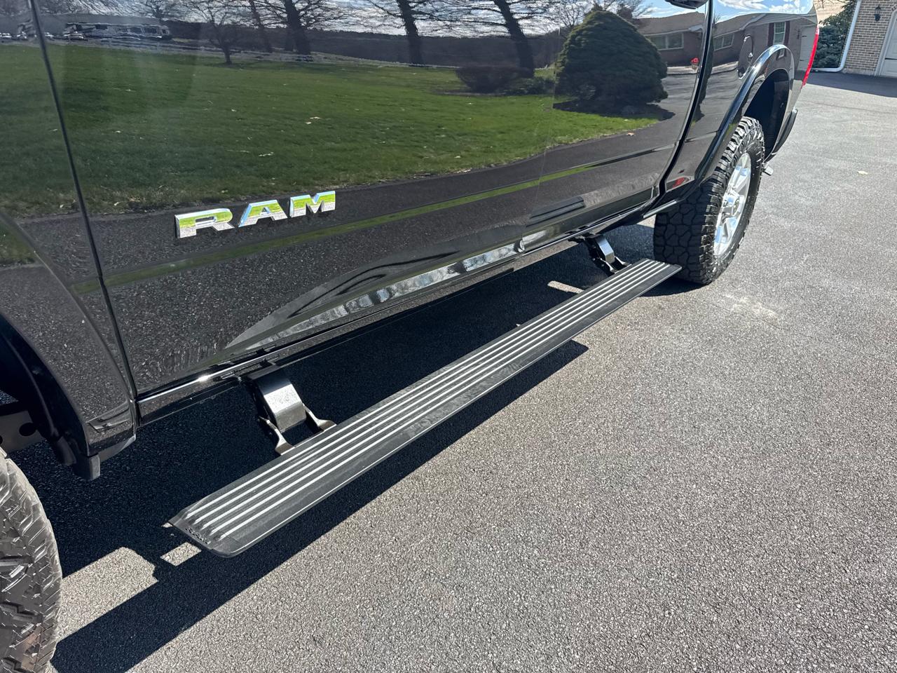 RAM 3500 Laramie 4x4 Crew Cab 6'4" Box 2022