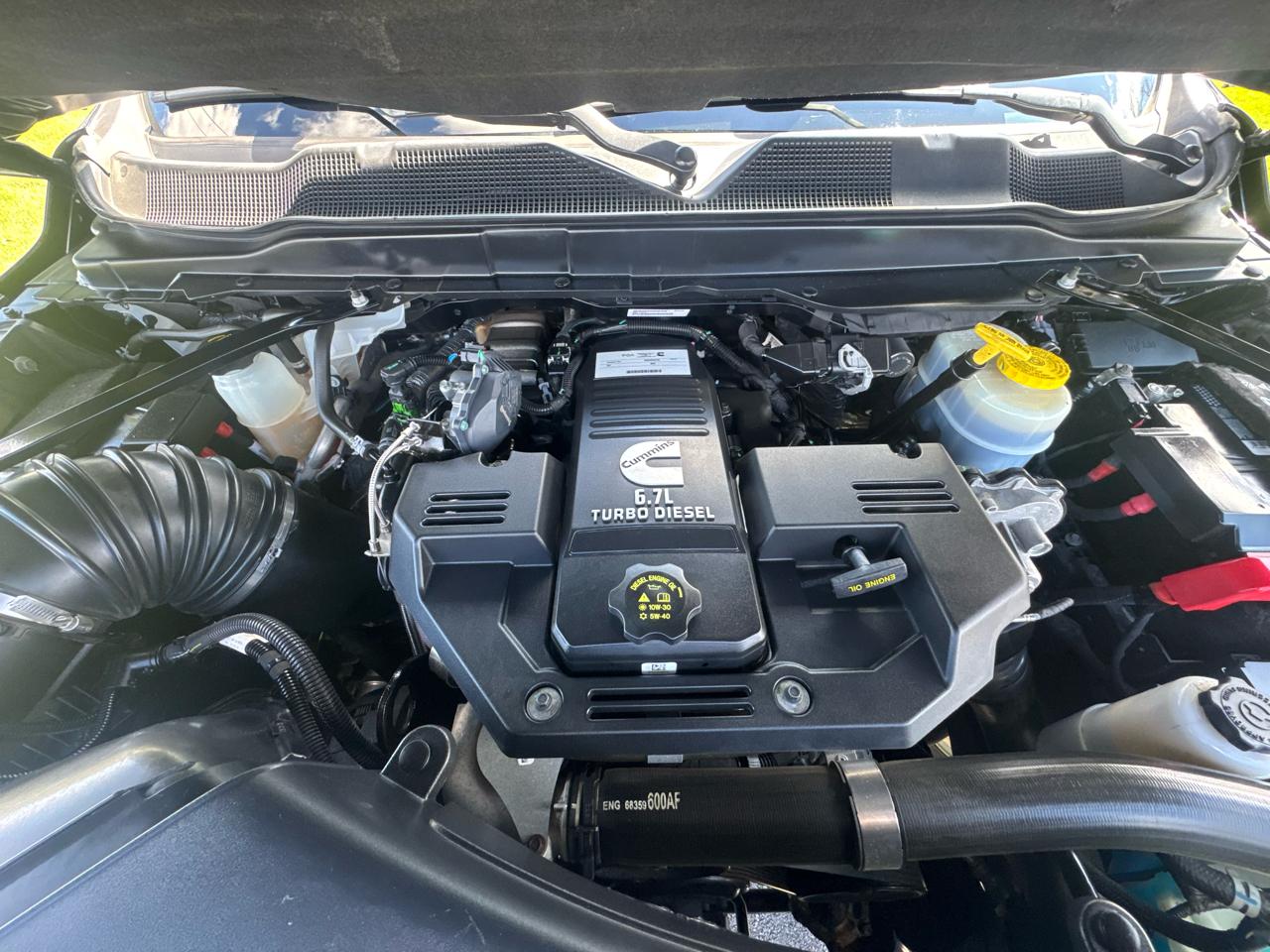 RAM 3500 Laramie 4x4 Crew Cab 6'4" Box 2022