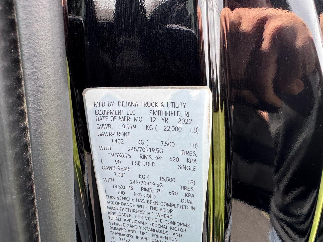 Ford Super Duty F-600 DRW XLT 4WD Reg Cab 169" WB 84" CA 2022