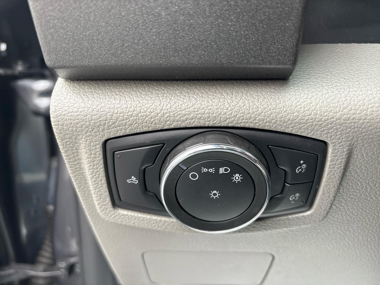 Ford Super Duty F-250 SRW XL 4WD Crew Cab 8' Box 2021