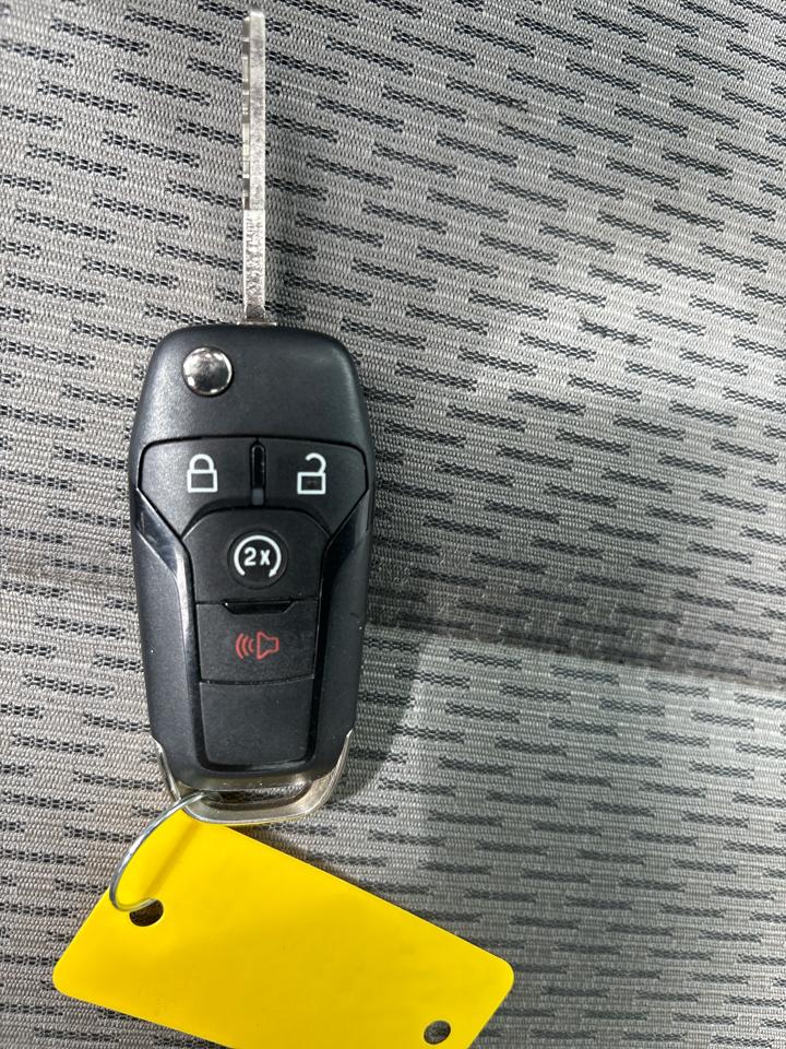 Ford Super Duty F-350 SRW XLT 4WD Reg Cab 8' Box 2022