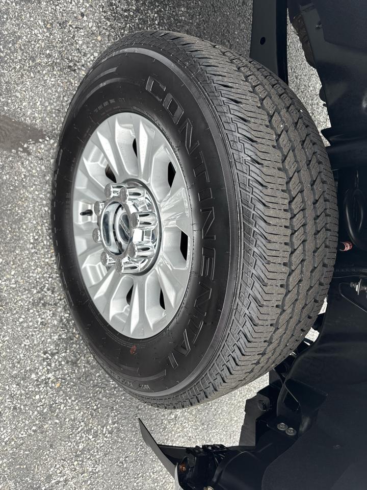 Ford Super Duty F-350 SRW XLT 4WD Reg Cab 8' Box 2022