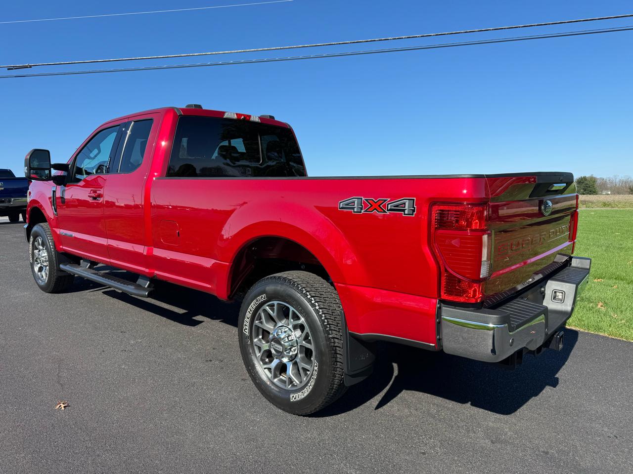 Ford Super Duty F-350 SRW Lariat 4WD SuperCab 8' Box 2021