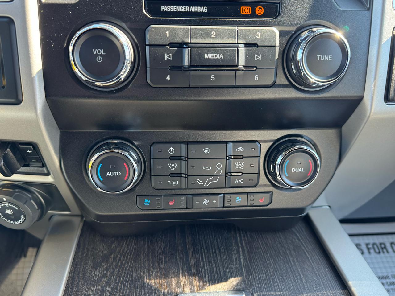 Ford Super Duty F-350 SRW Lariat 4WD SuperCab 8' Box 2021