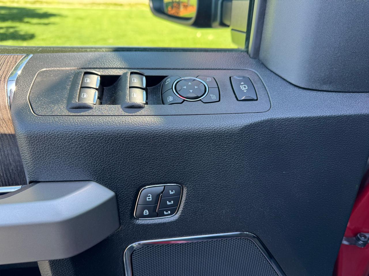 Ford Super Duty F-350 SRW Lariat 4WD SuperCab 8' Box 2021