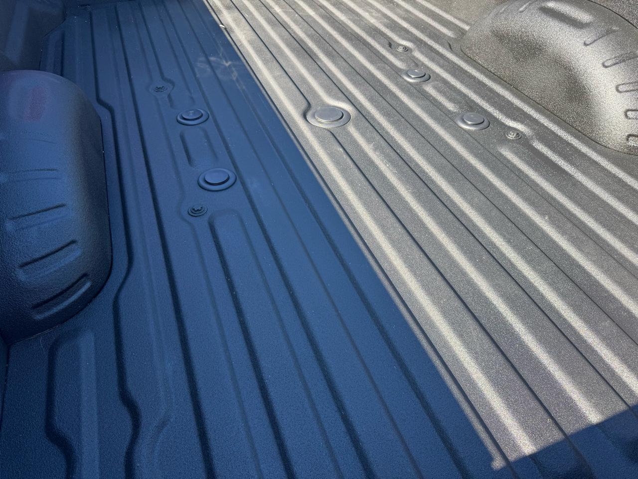 Ford Super Duty F-350 SRW Lariat 4WD SuperCab 8' Box 2021