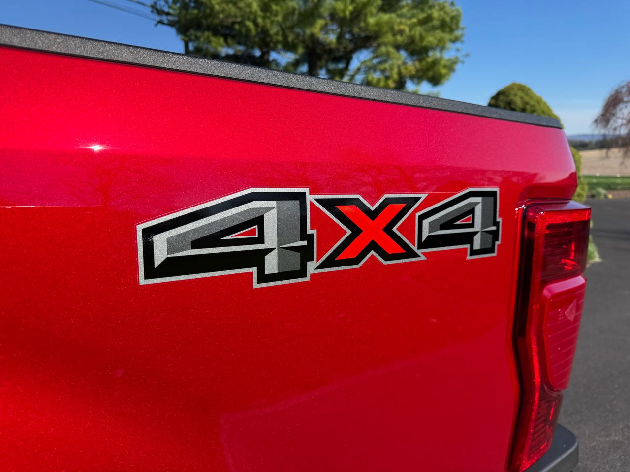 Ford Super Duty F-350 SRW Lariat 4WD SuperCab 8' Box 2021