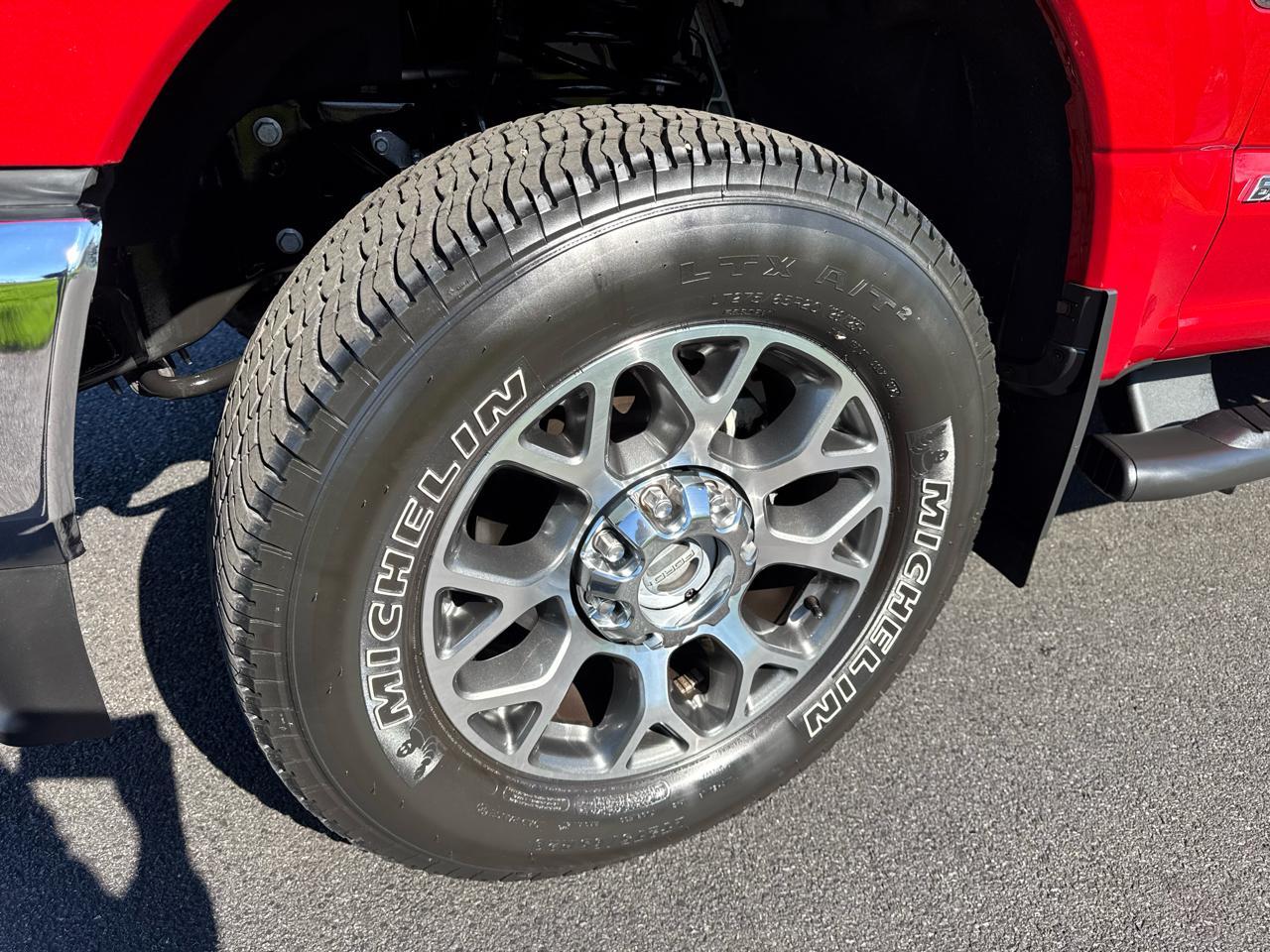 Ford Super Duty F-350 SRW Lariat 4WD SuperCab 8' Box 2021