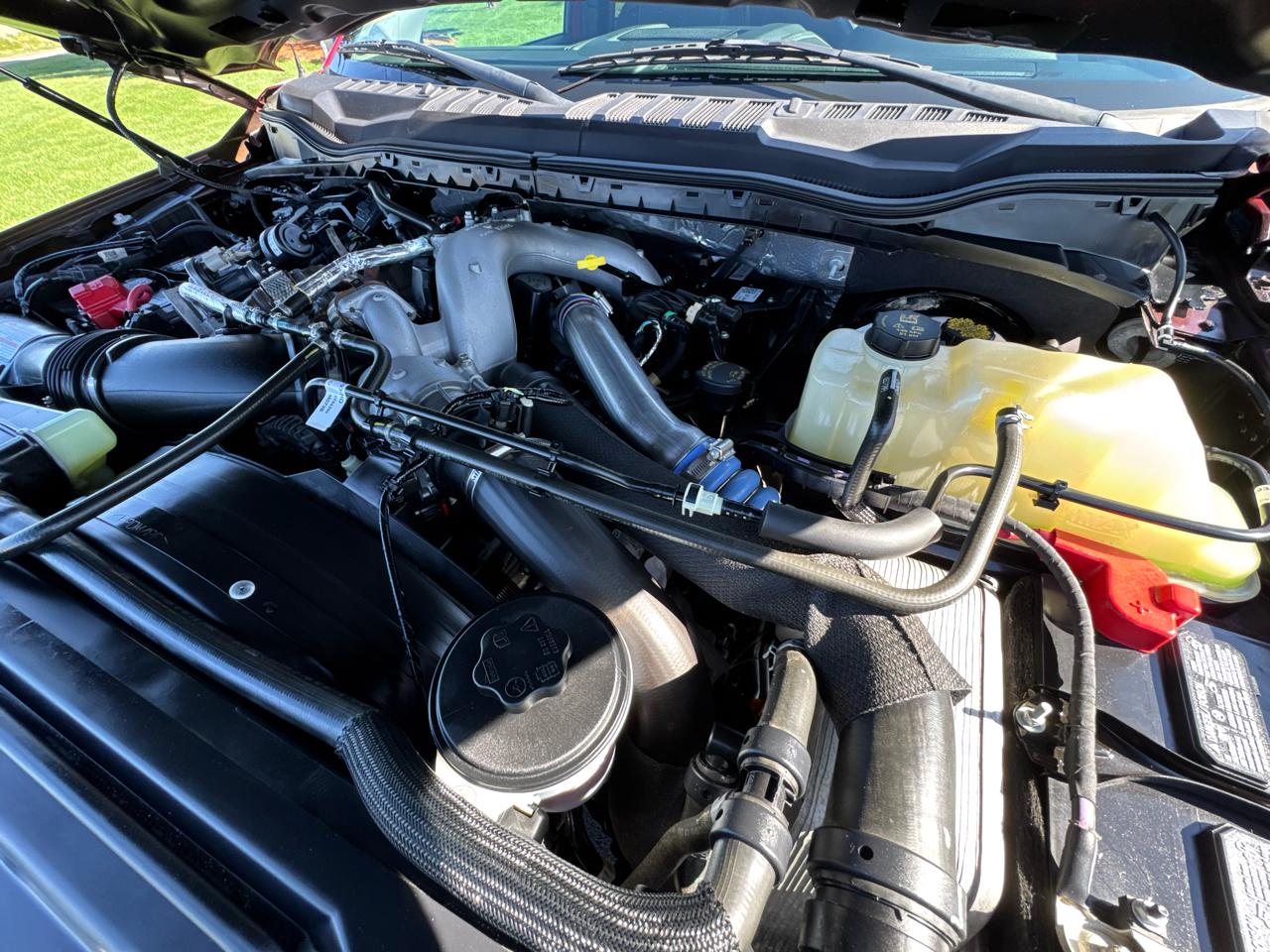 Ford Super Duty F-350 SRW Lariat 4WD SuperCab 8' Box 2021