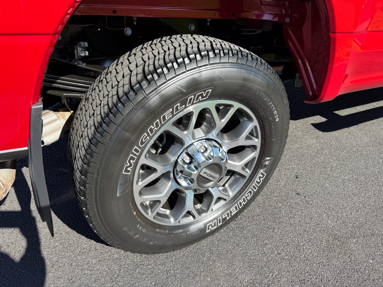 Ford Super Duty F-350 SRW Lariat 4WD SuperCab 8' Box 2021