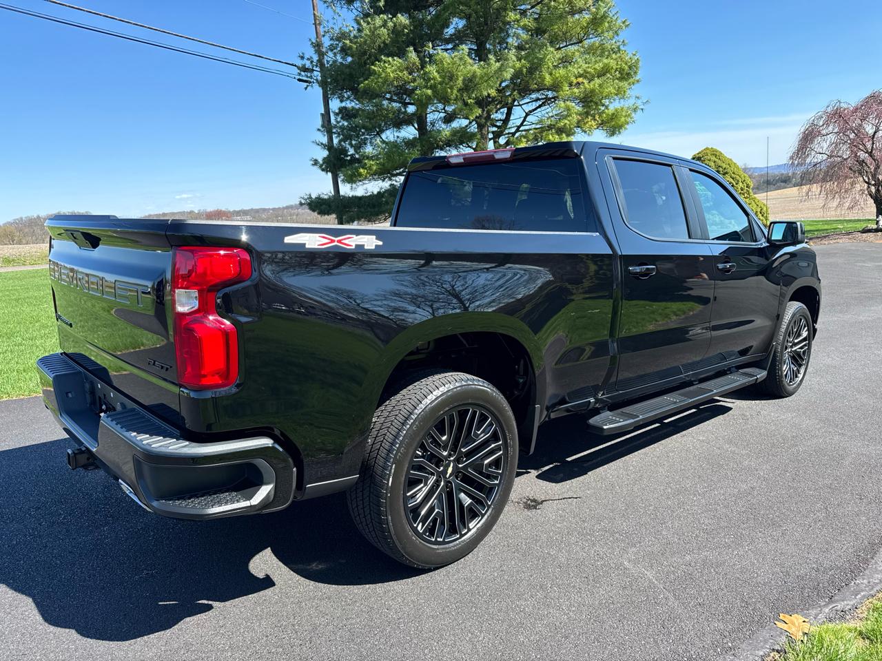 Chevrolet Silverado 1500 RST Crew Cab 4WD LWB 2022