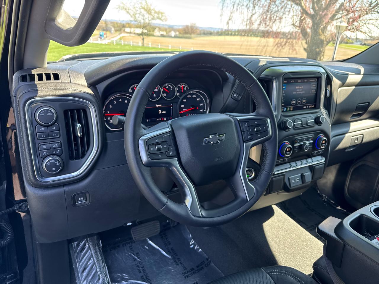 Chevrolet Silverado 1500 RST Crew Cab 4WD LWB 2022