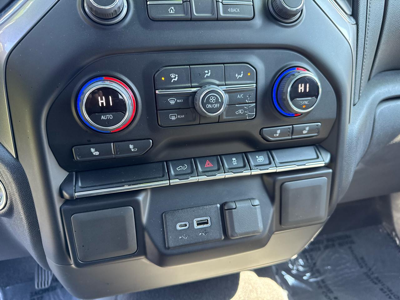 Chevrolet Silverado 1500 RST Crew Cab 4WD LWB 2022