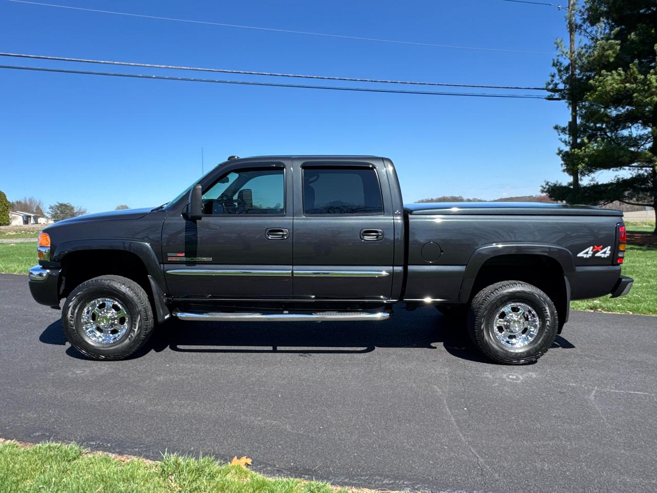 GMC Sierra 2500HD Crew Cab 153" WB 4WD SLE 2005
