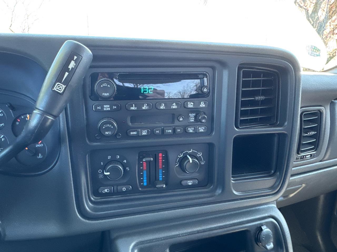 GMC Sierra 2500HD Crew Cab 153" WB 4WD SLE 2005