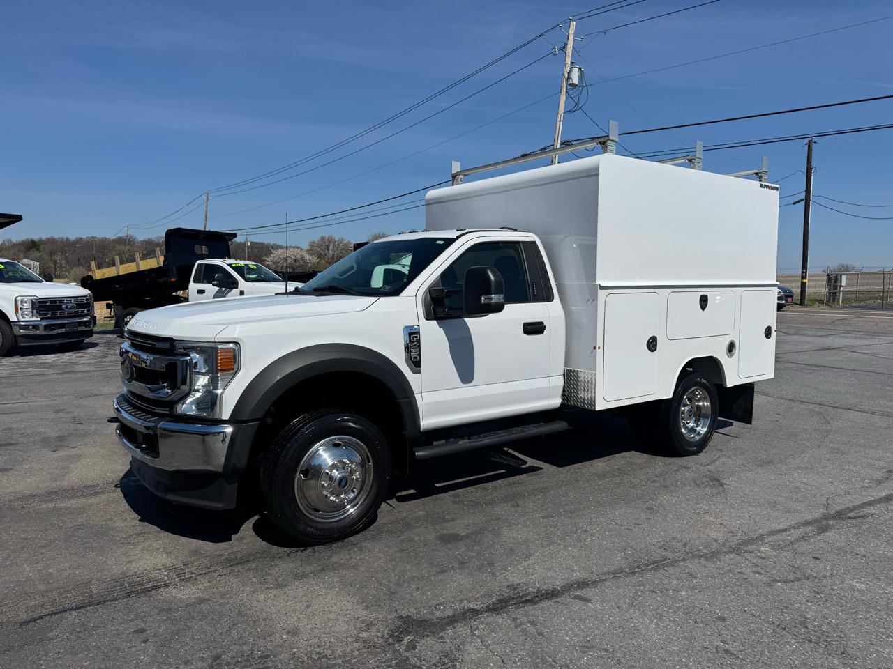 Ford Super Duty F-450 DRW XLT 4WD Reg Cab 145" WB 60" CA XLT 2022