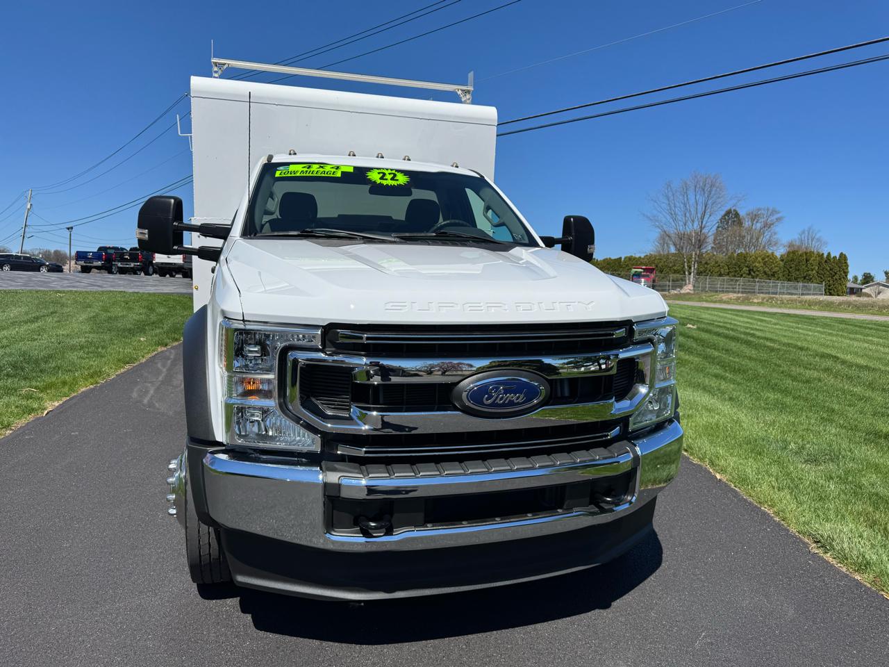 Ford Super Duty F-450 DRW XLT 4WD Reg Cab 145" WB 60" CA XLT 2022