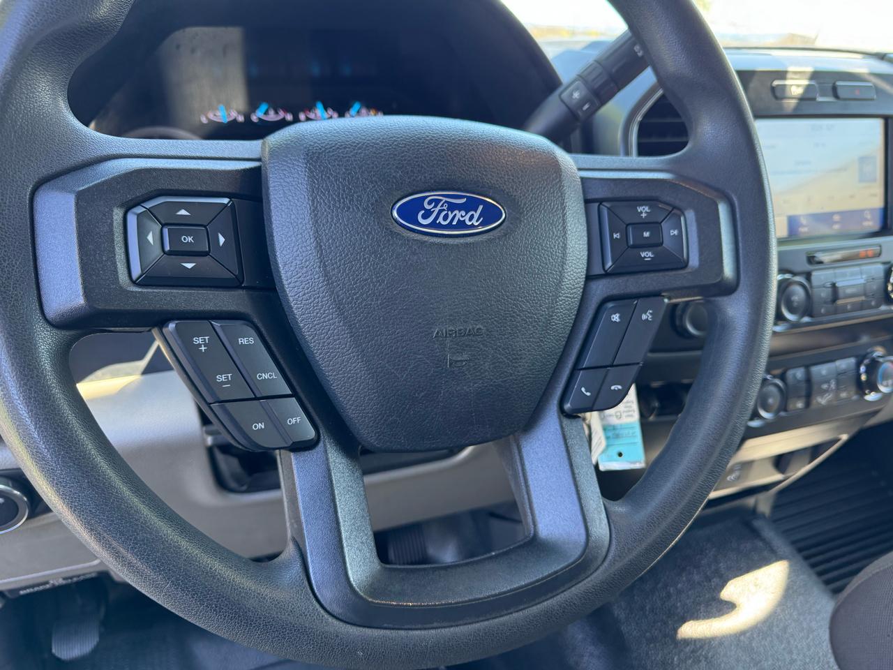 Ford Super Duty F-450 DRW XLT 4WD Reg Cab 145" WB 60" CA XLT 2022