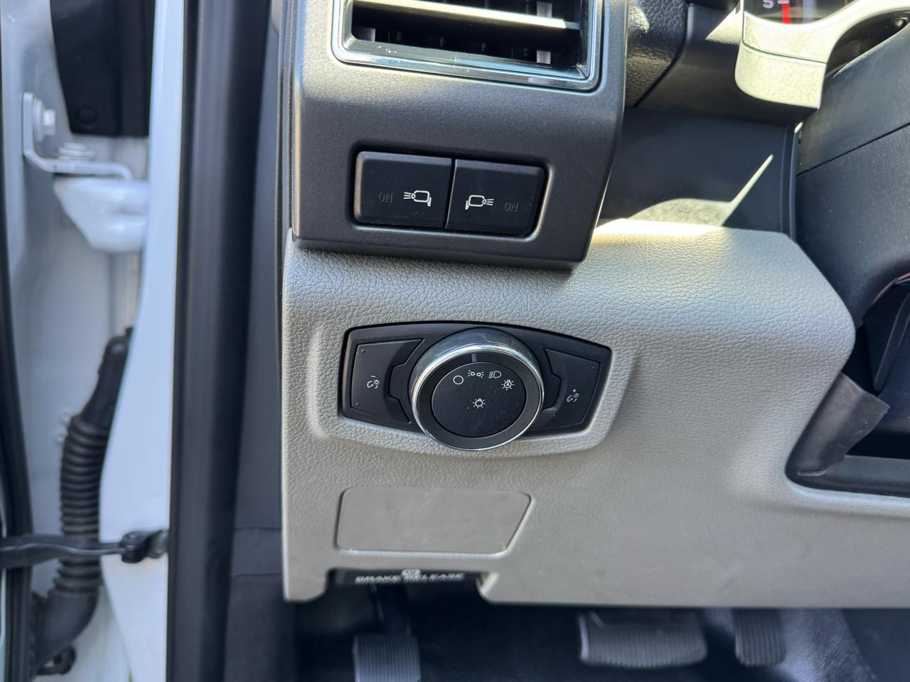 Ford Super Duty F-450 DRW XLT 4WD Reg Cab 145" WB 60" CA XLT 2022