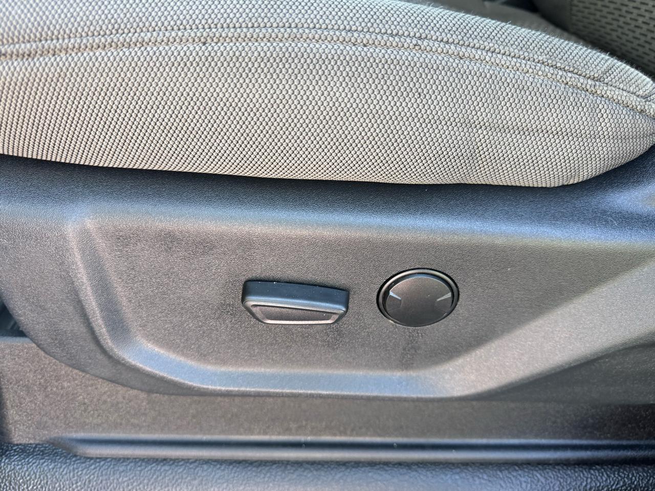 Ford Super Duty F-450 DRW XLT 4WD Reg Cab 145" WB 60" CA XLT 2022