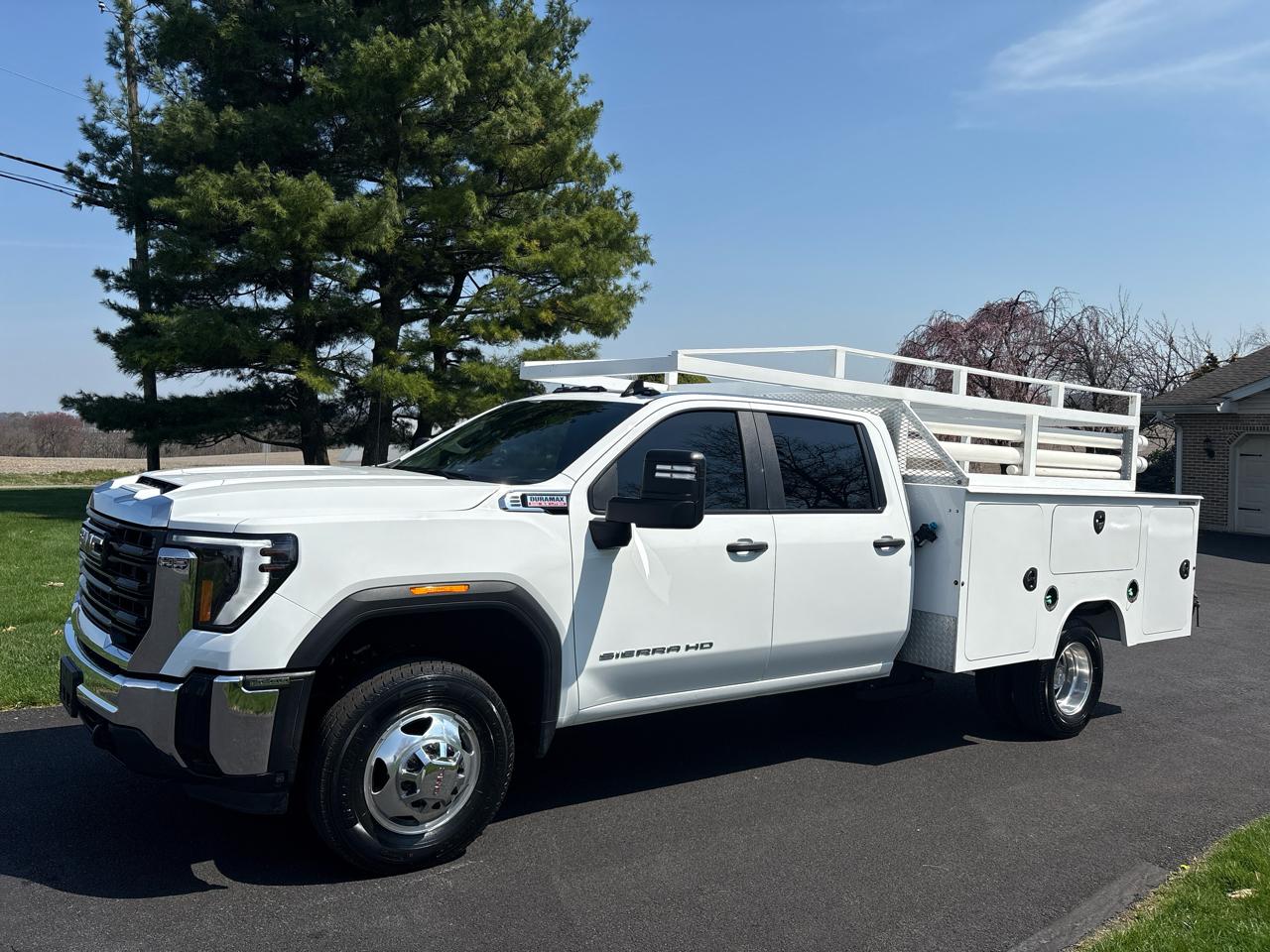 GMC Sierra 3500HD CC 4WD Crew Cab 177" WB, 60" CA Pro 2024