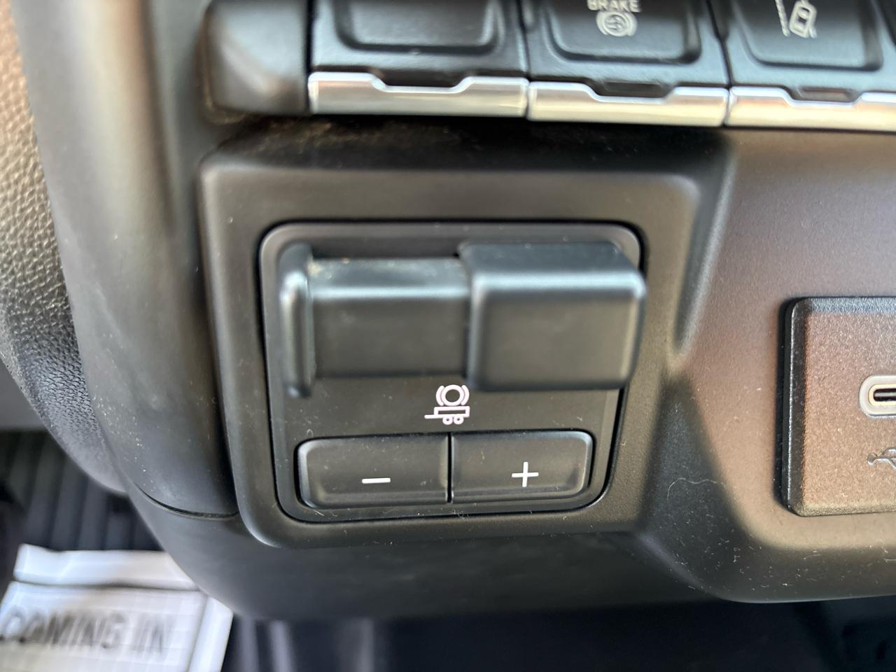 GMC Sierra 3500HD CC 4WD Crew Cab 177" WB, 60" CA Pro 2024