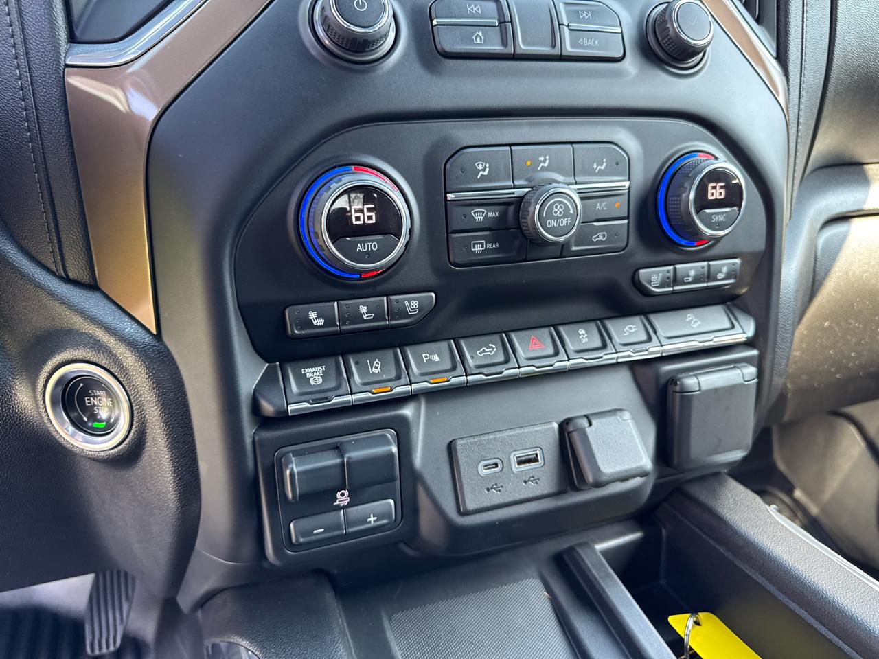 Chevrolet Silverado 2500HD 4WD Crew Cab 159" High Country 2021