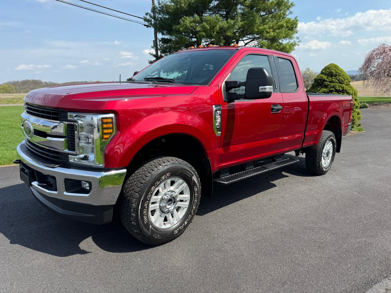 Ford Super Duty F-250 SRW XLT 4WD SuperCab 6.75' Box 2019