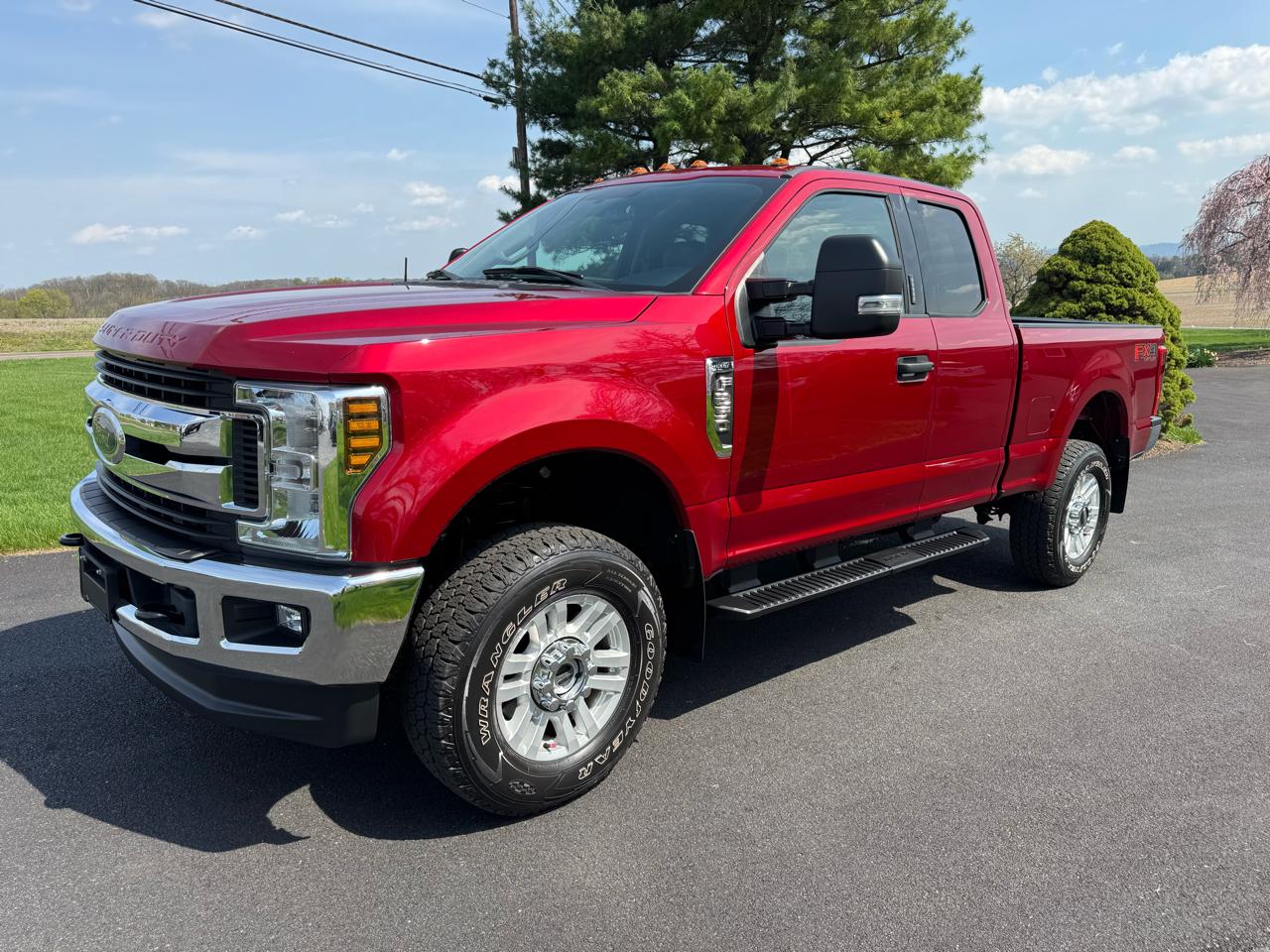 Ford Super Duty F-250 SRW XLT 4WD SuperCab 6.75' Box 2019