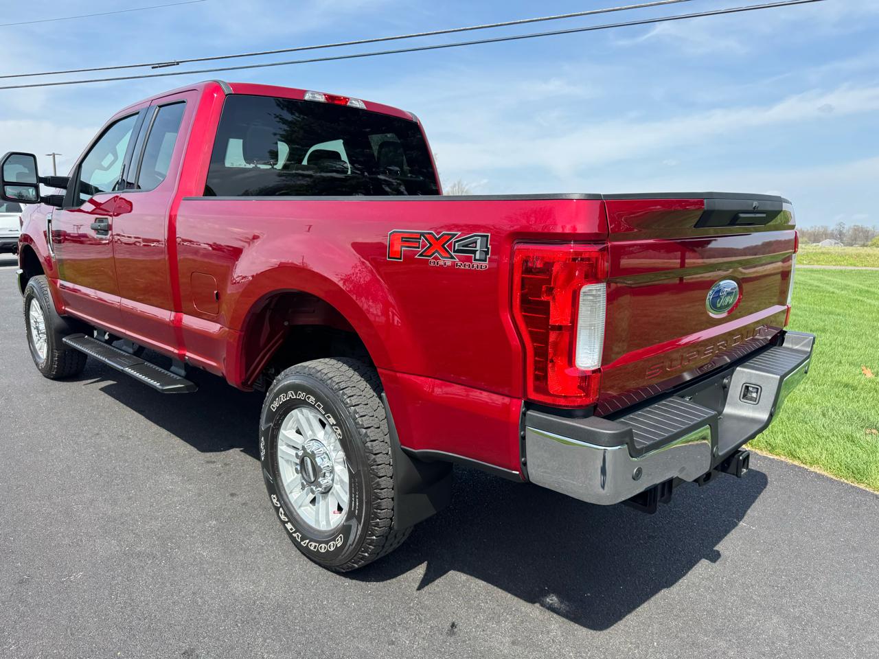 Ford Super Duty F-250 SRW XLT 4WD SuperCab 6.75' Box 2019