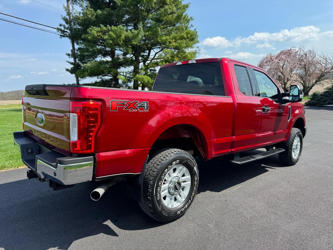 Ford Super Duty F-250 SRW XLT 4WD SuperCab 6.75' Box 2019
