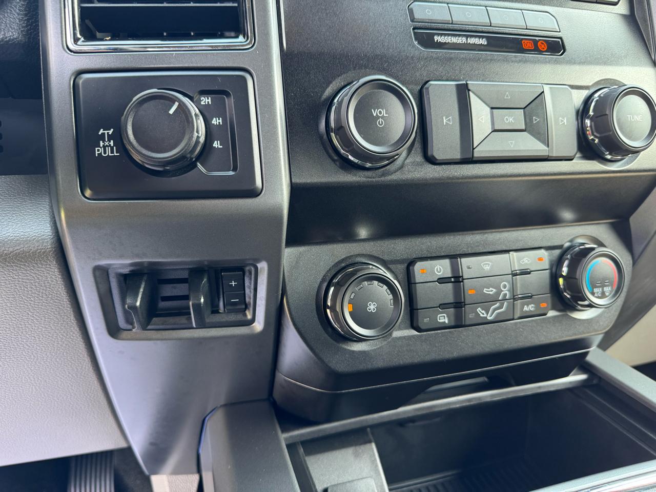 Ford Super Duty F-250 SRW XLT 4WD SuperCab 6.75' Box 2019