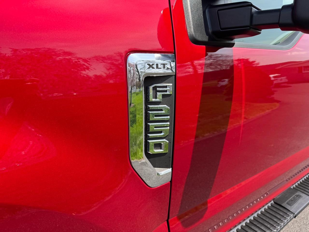 Ford Super Duty F-250 SRW XLT 4WD SuperCab 6.75' Box 2019