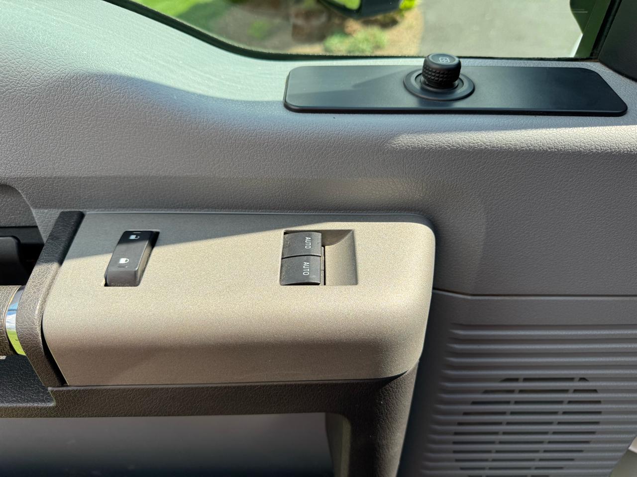 Ford Super Duty F-650 Straight Frame Reg Cab 2016