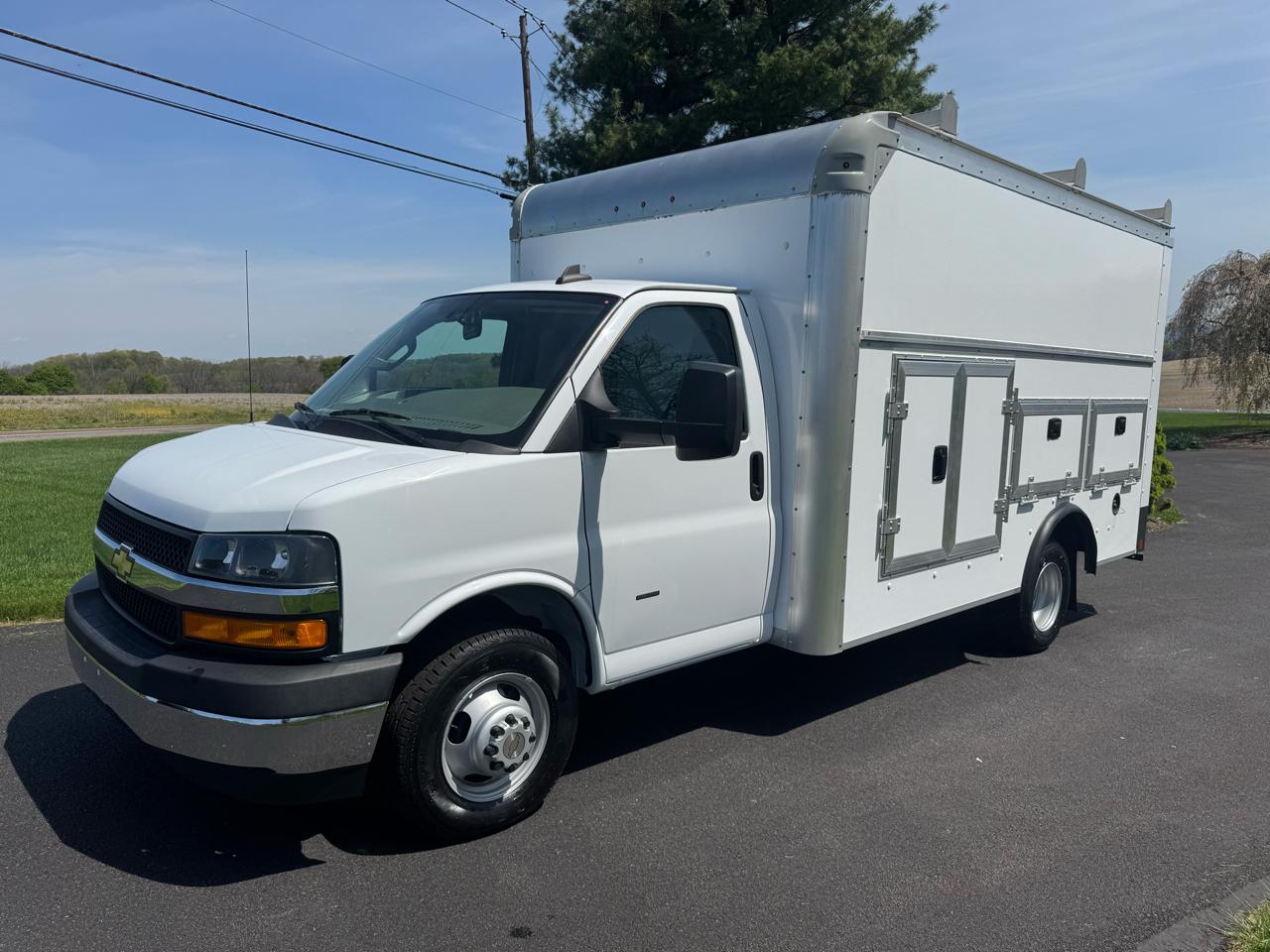 Chevrolet Express Commercial Cutaway 3500 Van 159" 2022