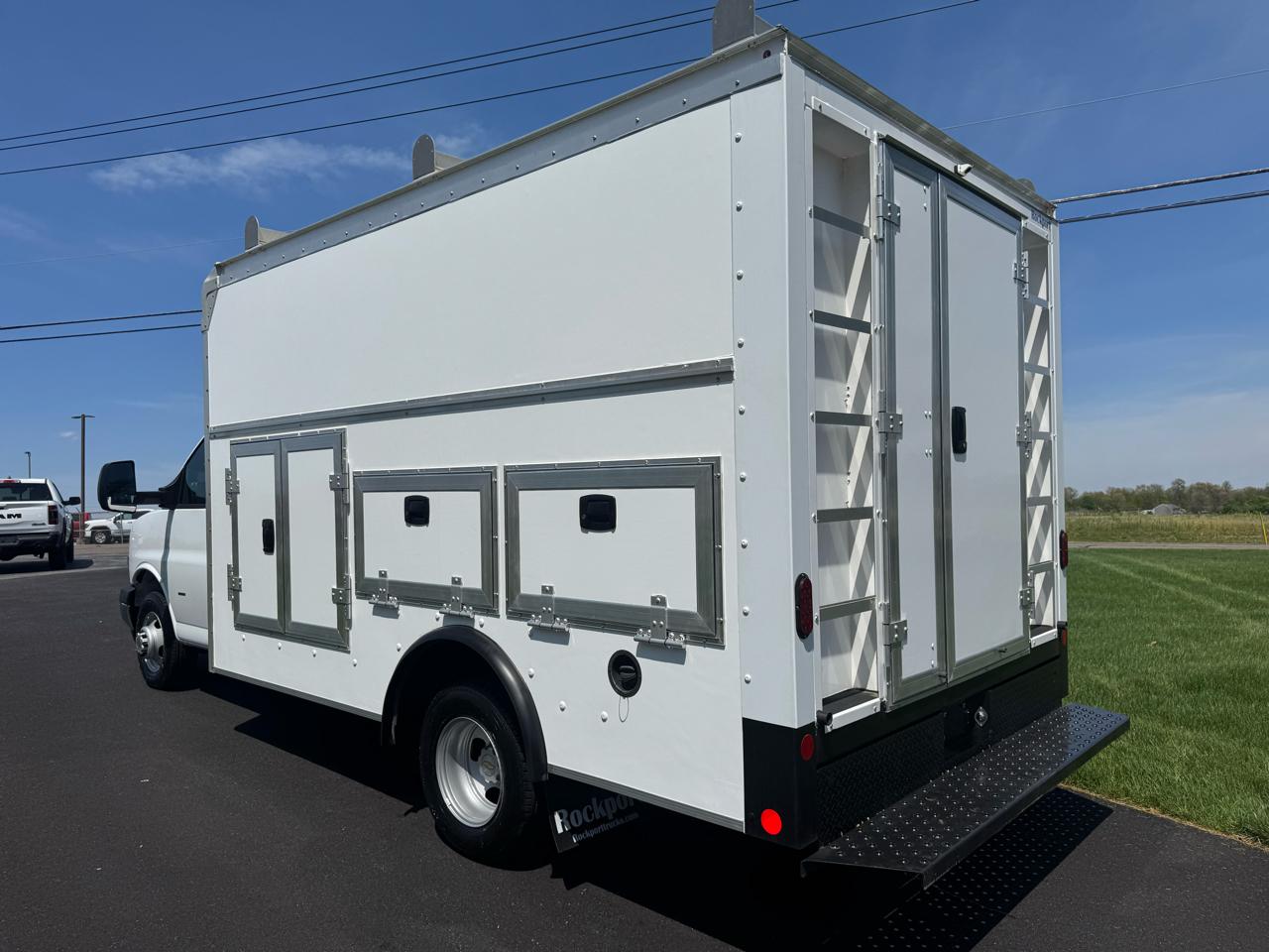 Chevrolet Express Commercial Cutaway 3500 Van 159" 2022