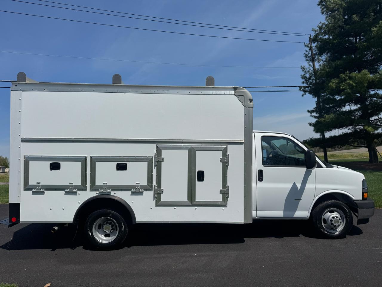 Chevrolet Express Commercial Cutaway 3500 Van 159" 2022