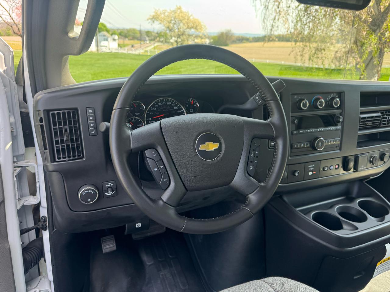 Chevrolet Express Commercial Cutaway 3500 Van 159" 2022