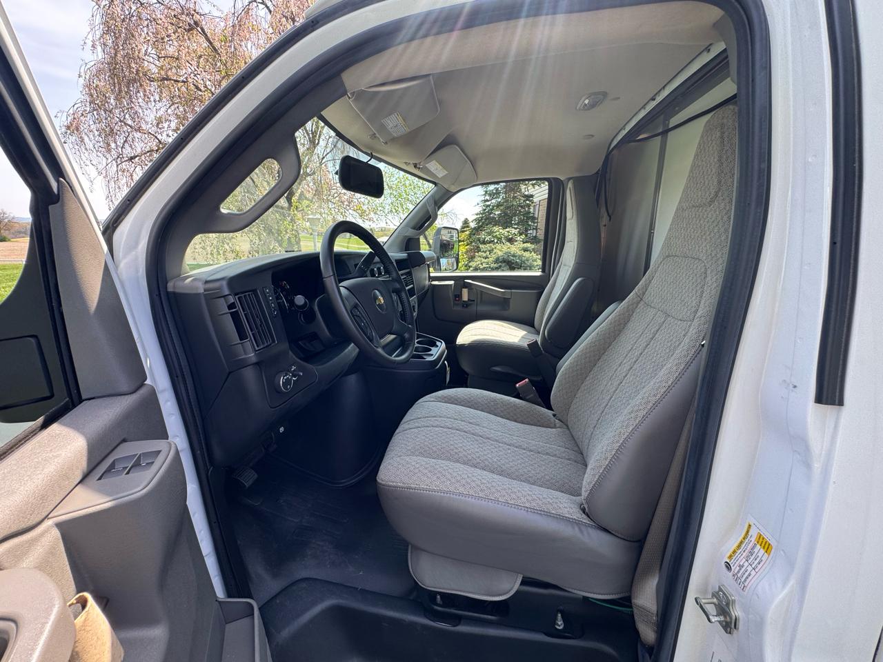 Chevrolet Express Commercial Cutaway 3500 Van 159" 2022